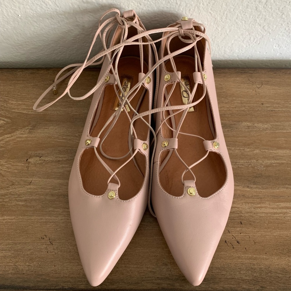 Halogen Tie-Up Flats